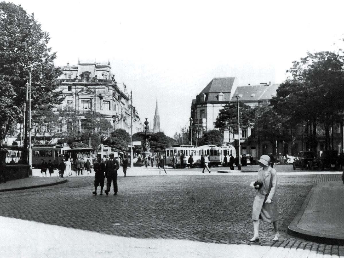 Die Aachener Kleinbahn in den 1920er Jahren am Kaiserplatz.
